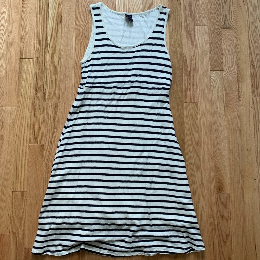 GAP Maternity Dress - with pockets!